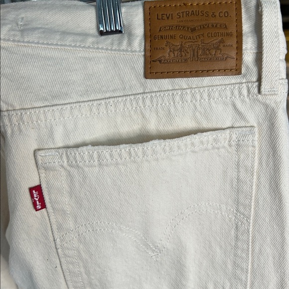 Levi’s Wedgie High-Waist Button-Fly Ankle Crop Jeans Size 30 Cream - Picture 10 of 16